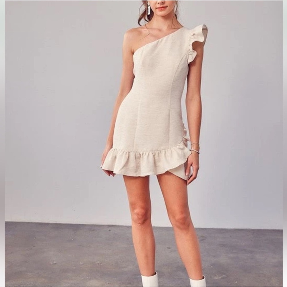 DO+BE One Shoulder Ruffle Hem Mini Cream Dress Size M